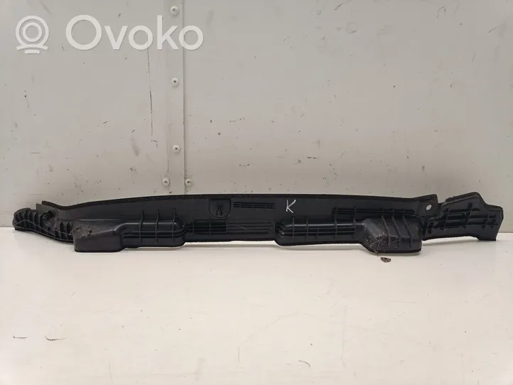 Hyundai Kona I Lokasuojan päätylista 84141J9000