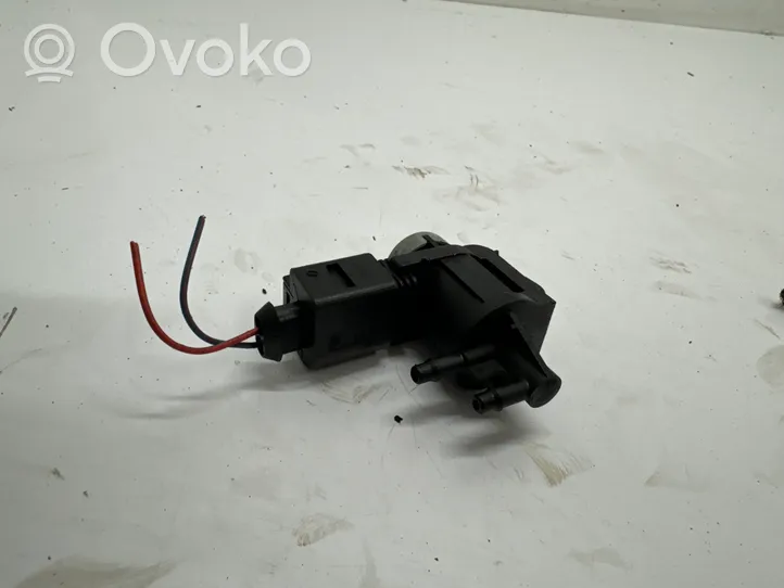 Porsche Macan Turbo solenoid valve 1K0906283A