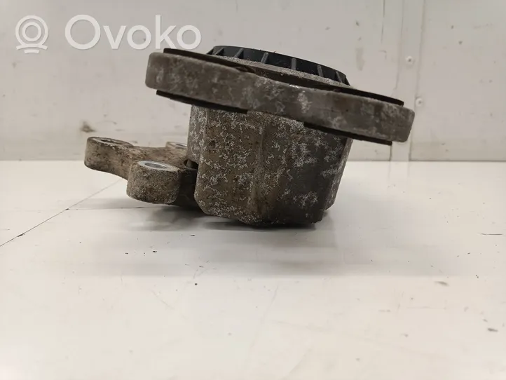 Volvo V60 Engine mount bracket 