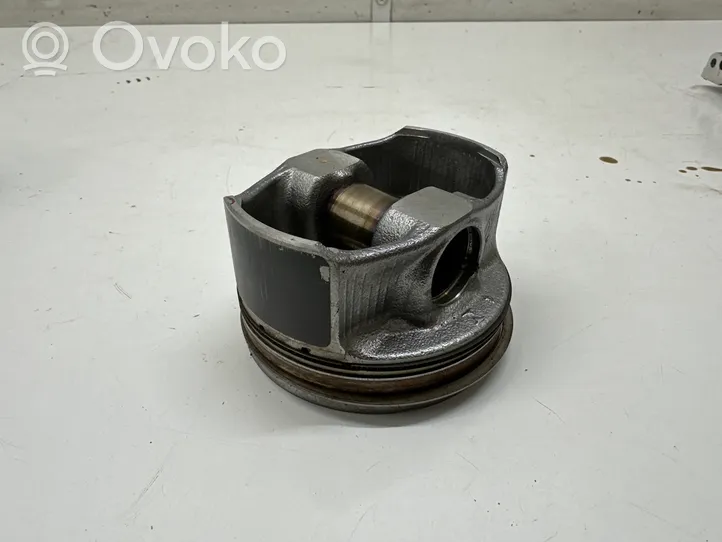 Mercedes-Benz C W206 Piston 