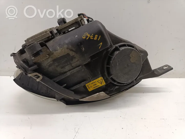Mercedes-Benz R W251 Phare frontale A0028206026