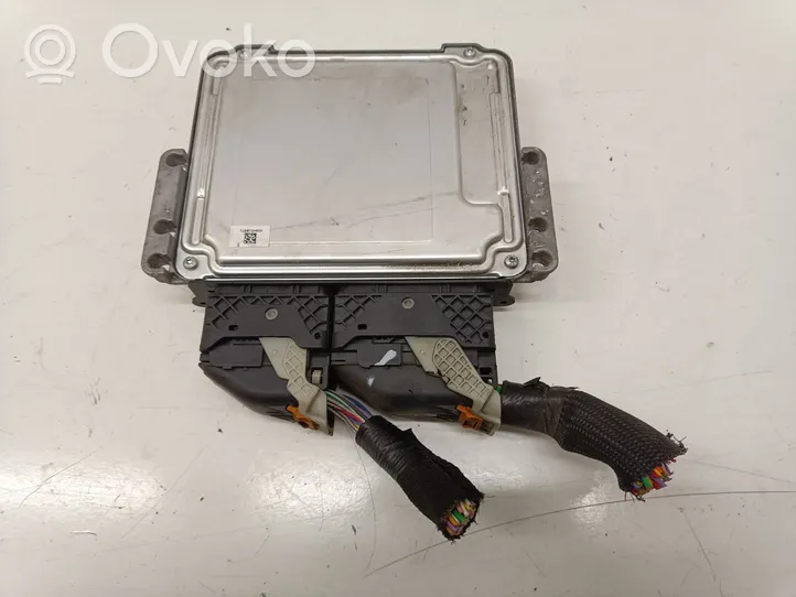 Peugeot 2008 II Dzinēja vadības bloks 9841351080