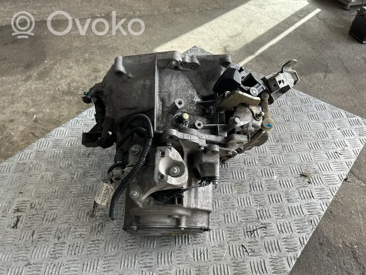 Peugeot 2008 II Manual 6 speed gearbox 9811243810