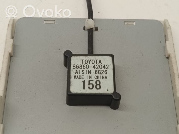 Toyota RAV 4 (XA40) Antenna GPS 8686042042