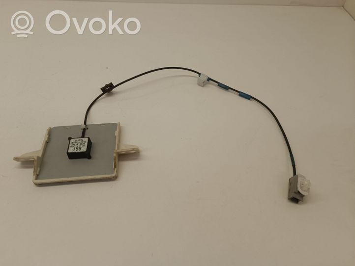 Toyota RAV 4 (XA40) Antenna GPS 8686042042