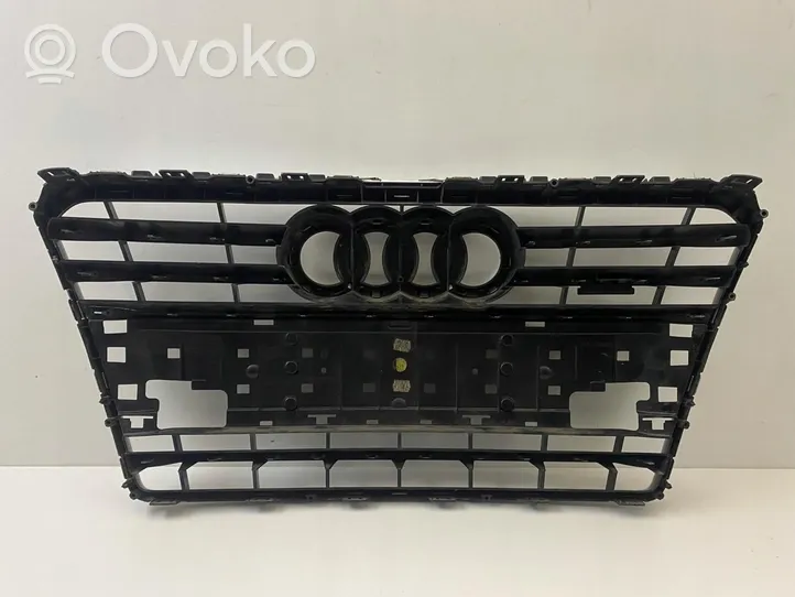 Audi A6 C7 Grotelės viršutinės 4G8853651