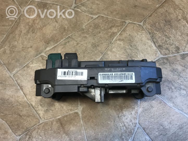 BMW X5 E70 Rėlių montavimo blokas 6931690