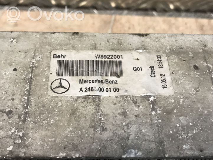 Mercedes-Benz B W246 W242 Välijäähdyttimen jäähdytin A2465000100