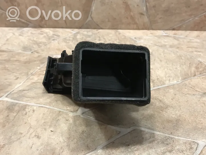 BMW X1 E84 Lango oro grotelės 2991233