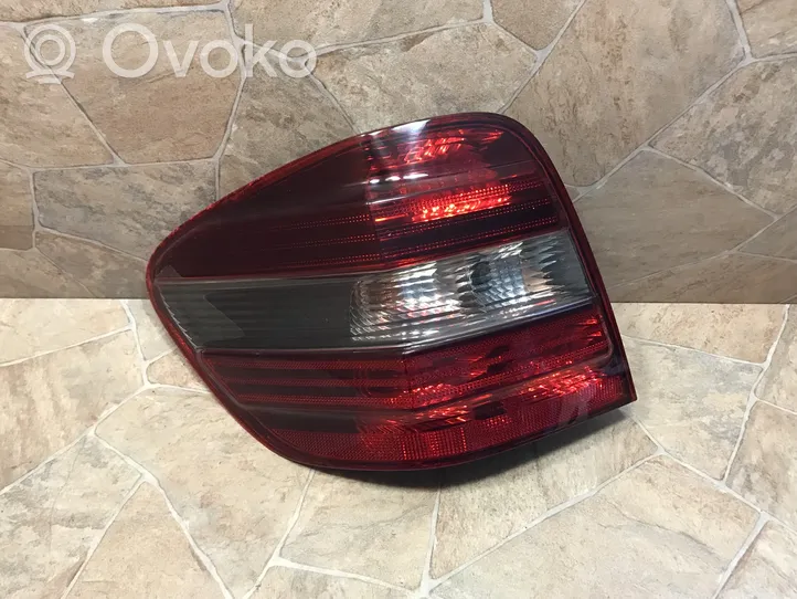 Mercedes-Benz ML W164 Lampa tylna 404121L