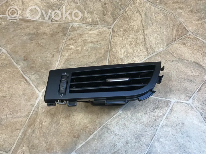 BMW Z4 E89 Lango oro grotelės 9173537