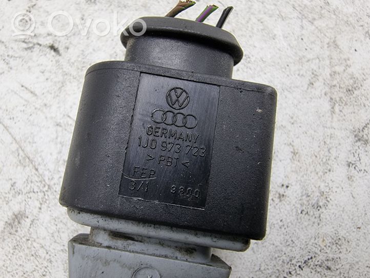 Volkswagen PASSAT B6 Alkūninio veleno apsukų daviklis 9805940