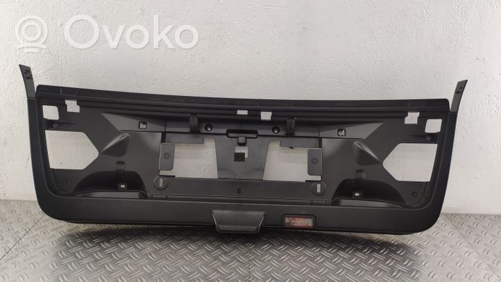 BMW 5 F10 F11 Verkleidung Heckklappe Kofferraumdeckel 7207038