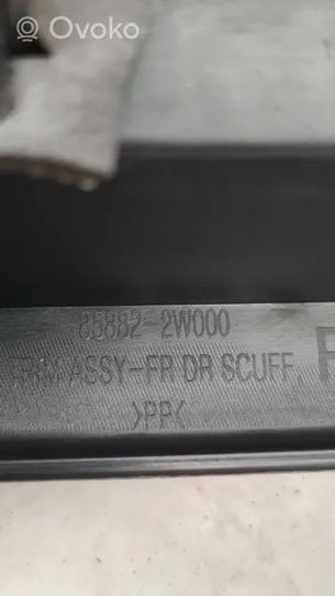 Hyundai Santa Fe Copertura del rivestimento del sottoporta anteriore 858822W000