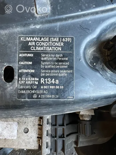 Mercedes-Benz GL X164 Jäähdyttimen kehyksen suojapaneeli A0019890803