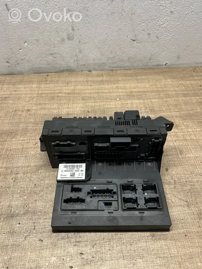 Mercedes-Benz E W211 Module de fusibles A2115453801