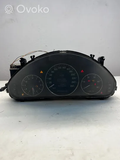 Mercedes-Benz E W211 Tachimetro (quadro strumenti) A2115400447