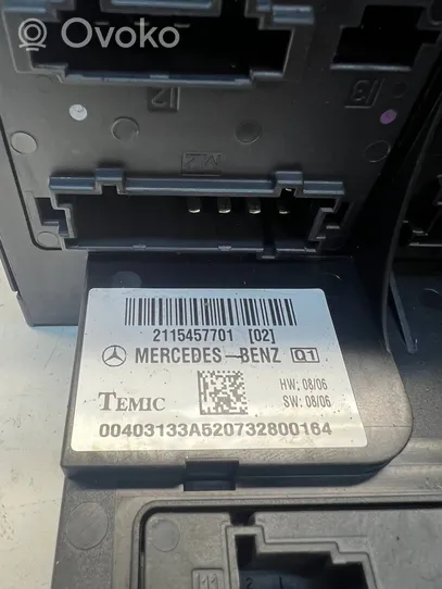 Mercedes-Benz E W211 Skrzynka bezpieczników / Komplet A2115457701