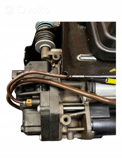 Volkswagen Touareg II Air suspension compressor/pump 4M0616005G