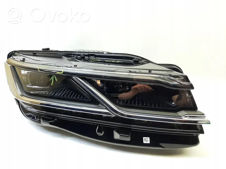 Volkswagen Touareg III Lampa przednia 761941082