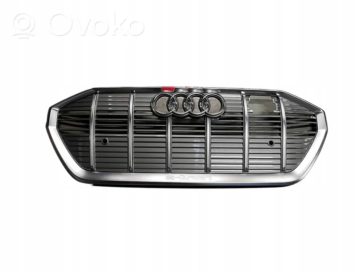 Audi e-tron Grotelės priekinės 4KE853651