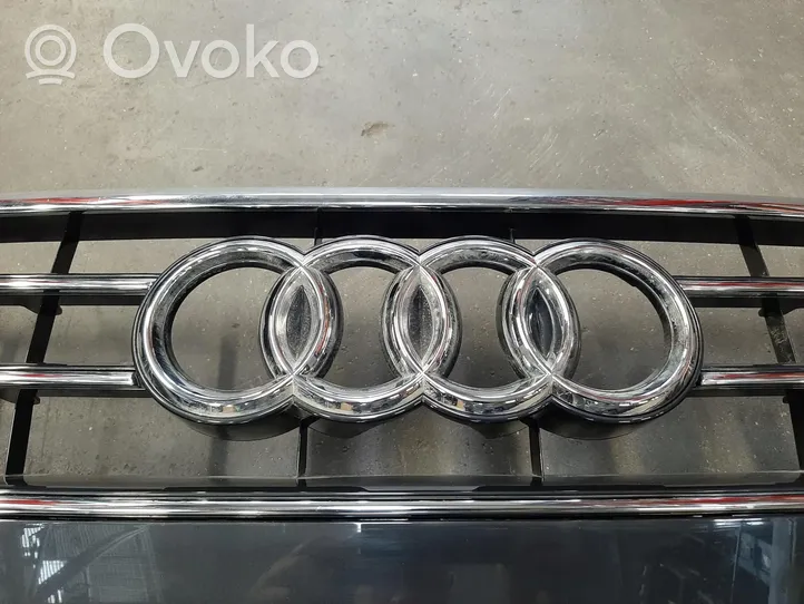 Audi A8 S8 D5 Maskownica / Grill / Atrapa górna chłodnicy 4N0853651J