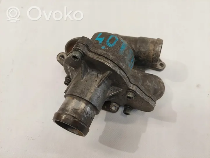 Audi A8 S8 D3 4E Boîtier de thermostat 05712111B