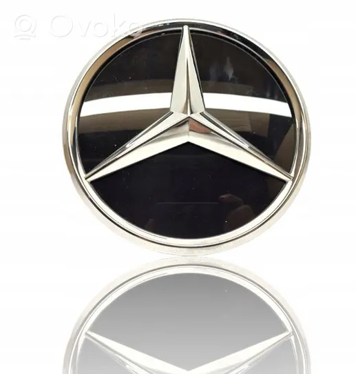Mercedes-Benz C W205 Citu veidu plāksnītes / uzraksti A0008880400