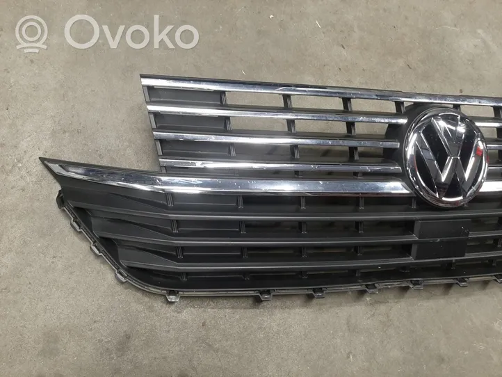 Volkswagen Transporter - Caravelle T1 Grille de calandre avant 7LA853651B