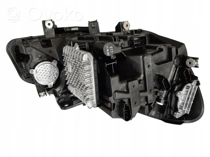 BMW 2 F45 Lampa przednia 9450801