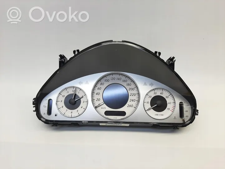 Mercedes-Benz E W210 Tachimetro (quadro strumenti) A2115405448