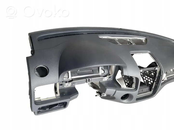 Volkswagen Touareg III Dashboard 7P1857181