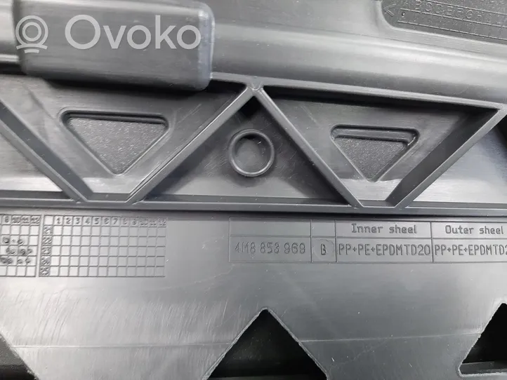 Audi Q8 Takaoven lista (muoto) 4M8853969B