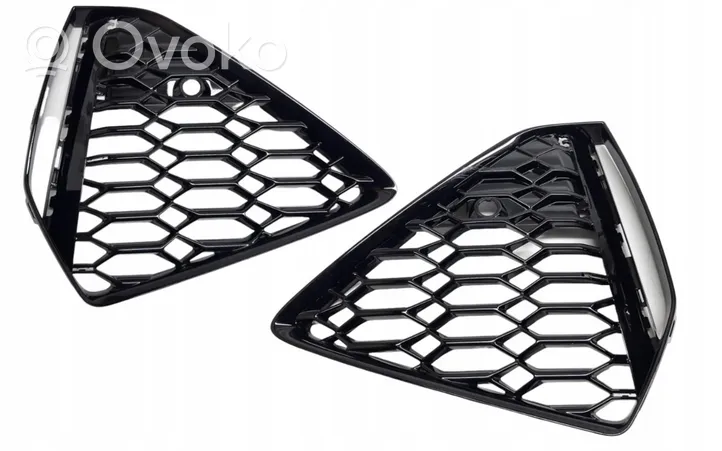 Audi RS6 C8 Maskownica / Grill / Atrapa górna chłodnicy 4K8807681D