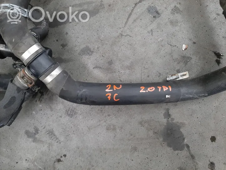 Volkswagen Crafter Tuyau de liquide de refroidissement moteur 4N0819334AA