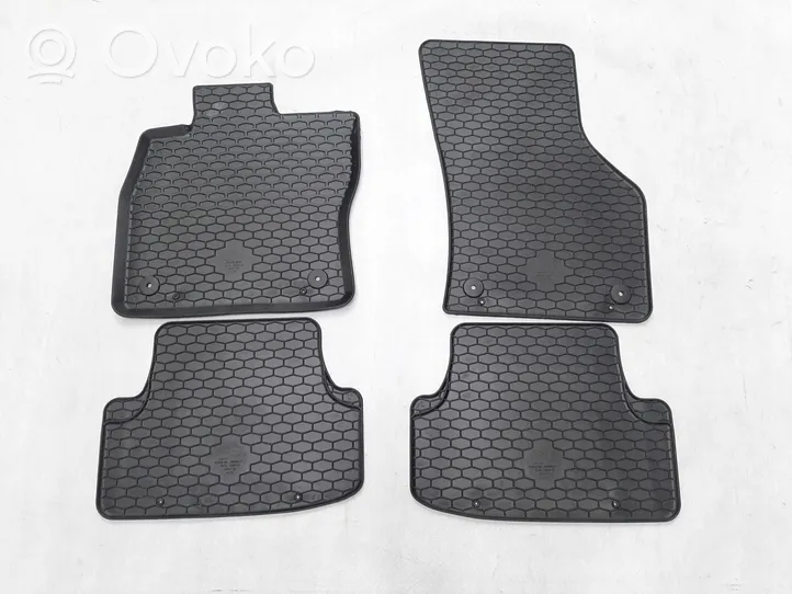 Volkswagen Golf VII Car floor mat set 