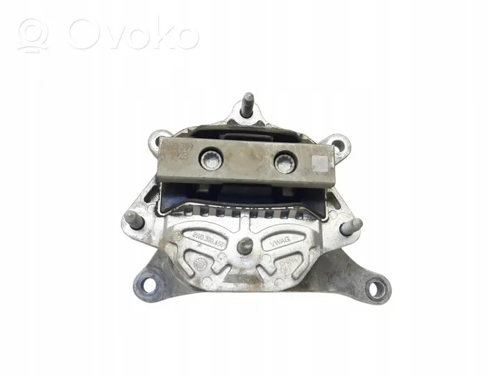 Audi A5 Soporte de montaje de la caja de cambios 8W0399118Q