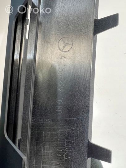 Mercedes-Benz GLA W156 Atrapa chłodnicy / Grill A1568880260
