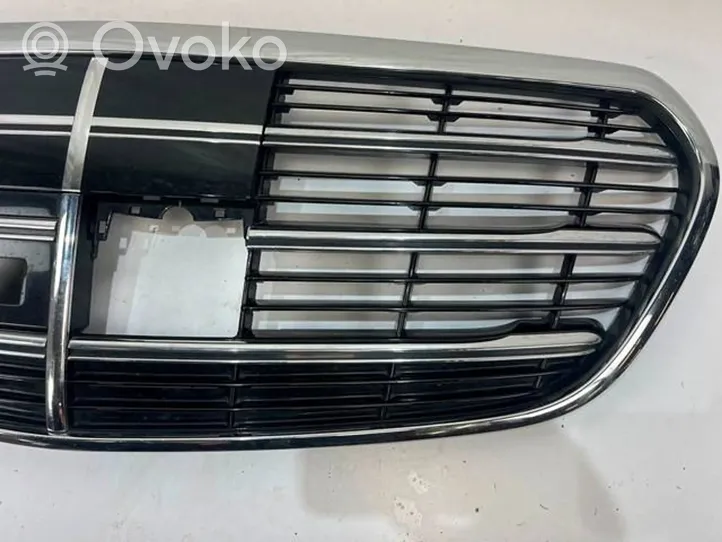 Mercedes-Benz S W223 Grille de calandre avant 40504928