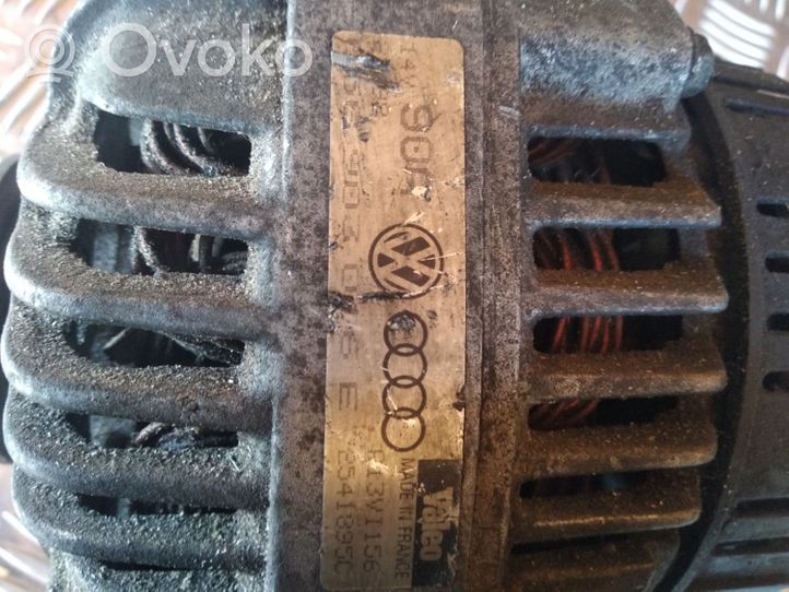 Volkswagen PASSAT B5 Generator/alternator 2541895C