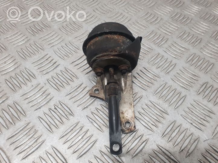 Audi A4 S4 B5 8D Cześć układu próżniowego turbosprężarki 7043161