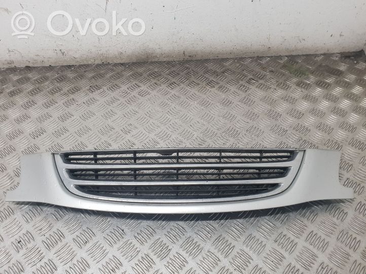 Toyota Avensis T220 Etusäleikkö 5311405010