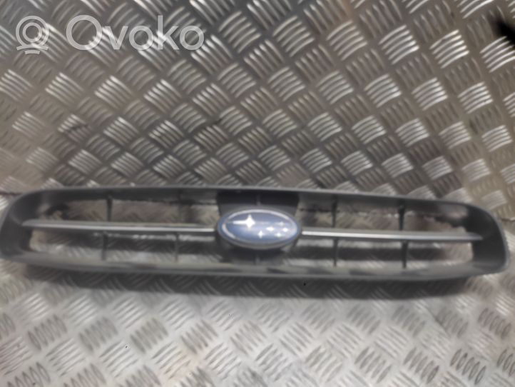Subaru Impreza II Grille calandre supérieure de pare-chocs avant 
