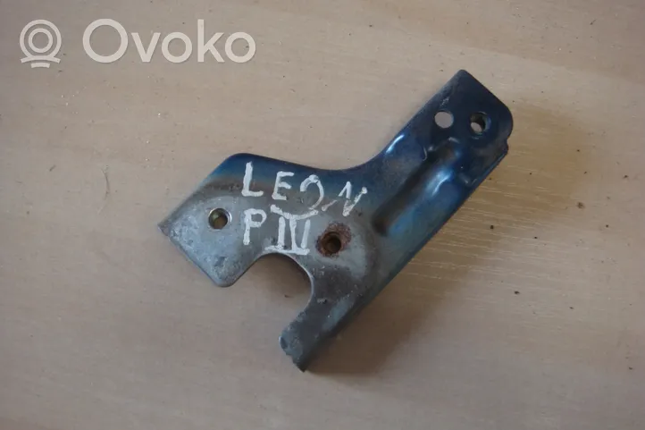 Seat Leon (5F) Fender mounting bracket 