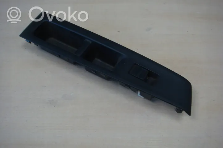 Toyota Yaris Electric window control switch 