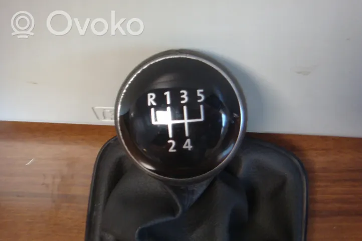 Volkswagen Polo V 6R Gear lever shifter trim leather/knob 