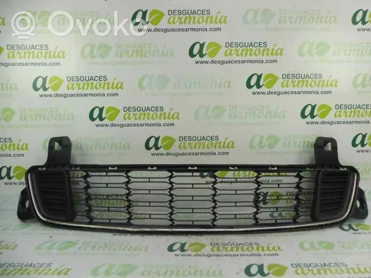 Citroen C-Elysée Grill / Wlot powietrza błotnika przedniego 9676958080