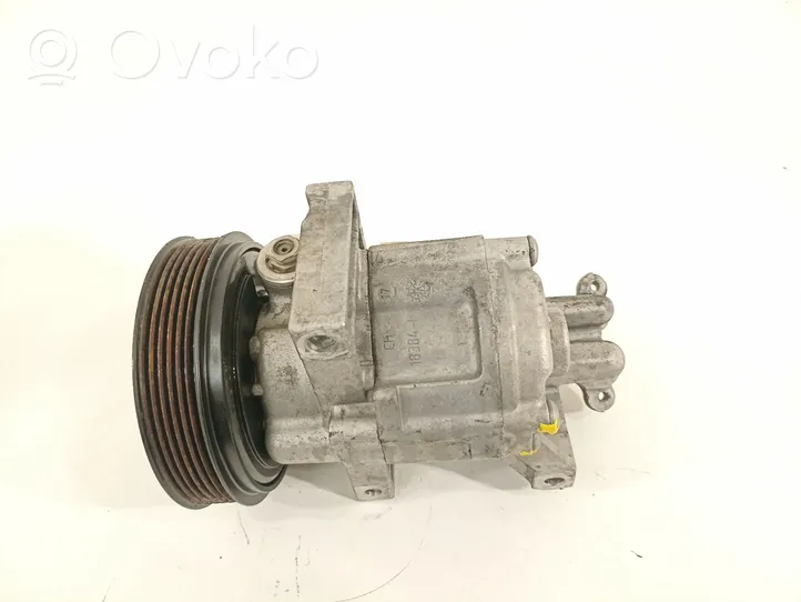 Dacia Lodgy Ilmastointilaitteen kompressorin pumppu (A/C) 926001489R