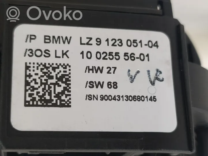 BMW X1 E84 Manetka / Przełącznik kierunkowskazów 61319123051