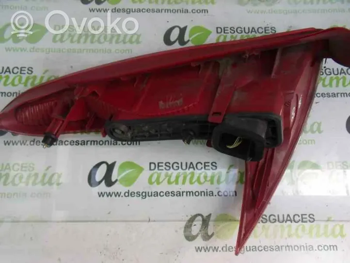 Audi A6 S6 C4 4A Galinis žibintas kėbule 9641540577